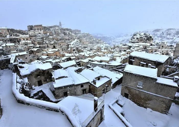Dietro L\'Angolo